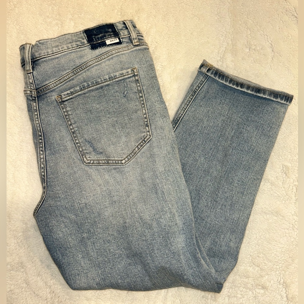 Daze Denim - Buttonfly Distressed Jeans